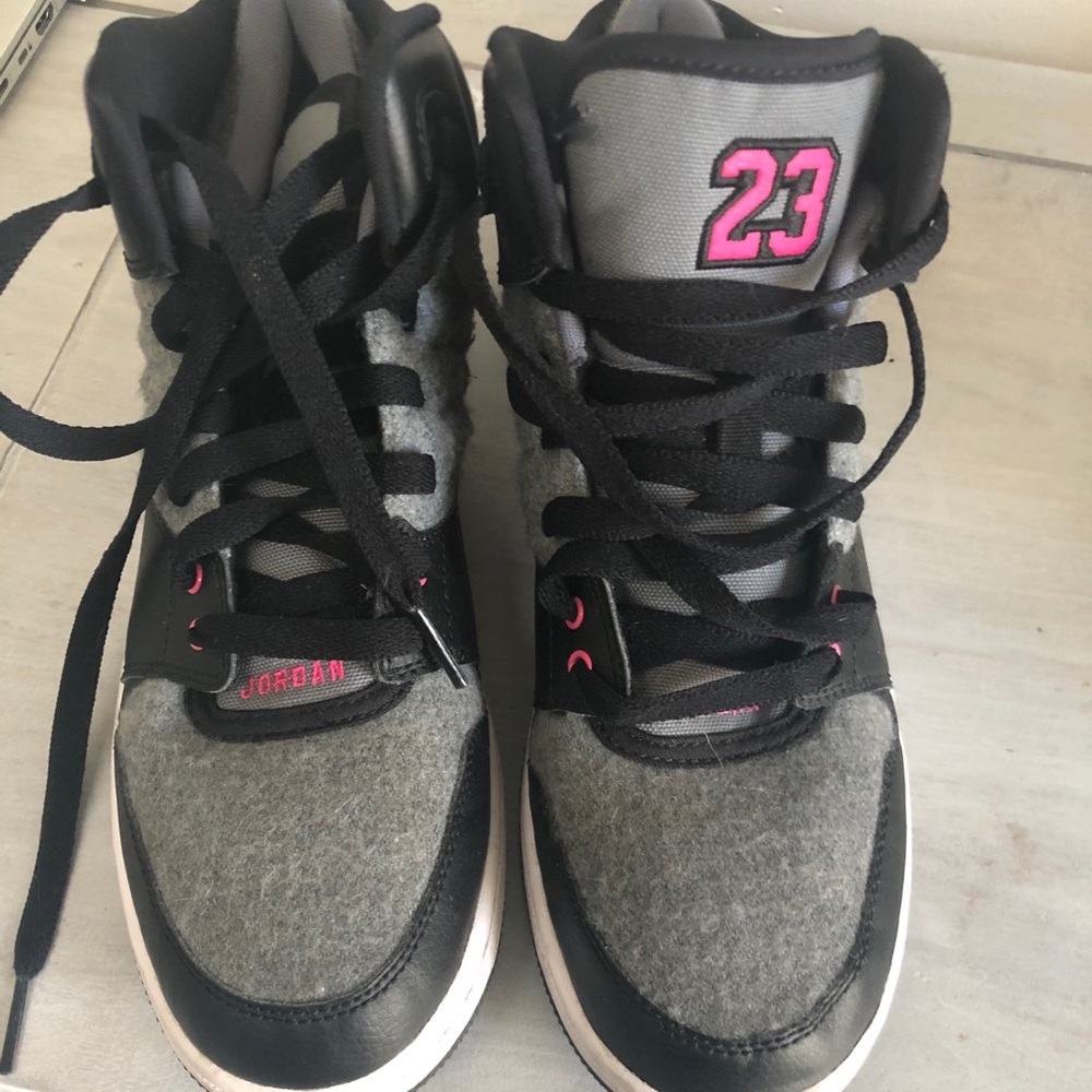 Sneakers. Air Jordans. 6.5 Youth. Black.